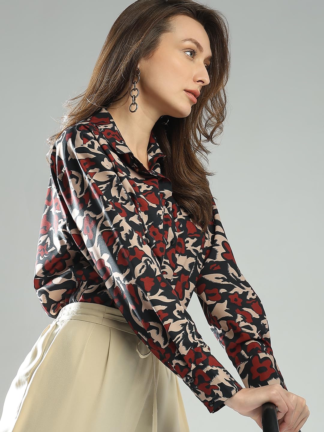 Women's Floral Regular Fit Shirt - Image 2
